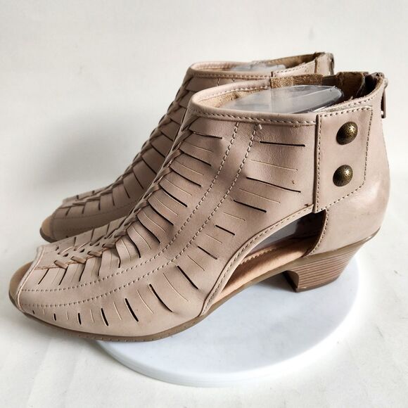 Earth Cottagecore Laced Beige Neutral Leather Shoes Cutout 2" Block Heel 9 Wide - Picture 4 of 11